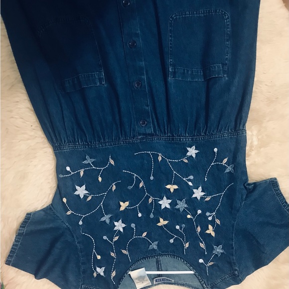 Beautiful embodied dress medium size - Picture 8 of 11